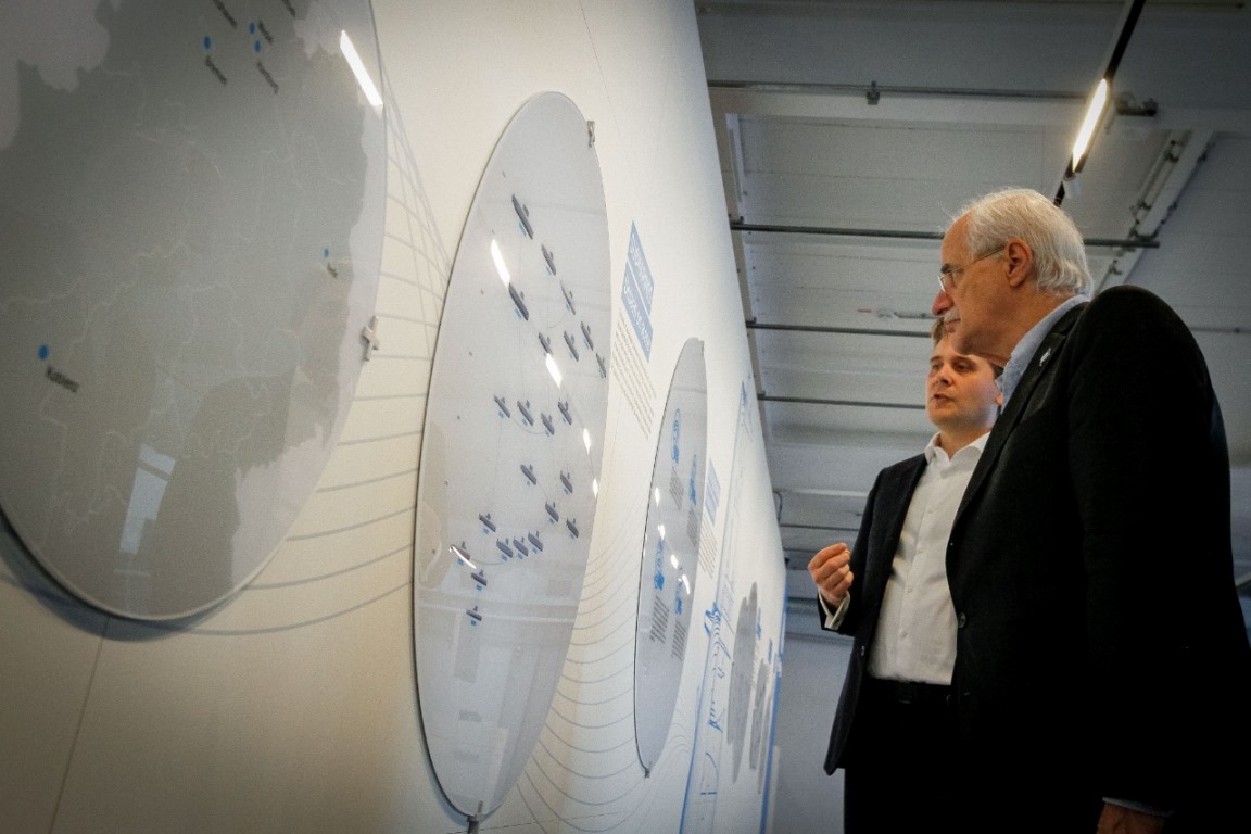 Jorge Taiana visito el astillero ThyssenKrupp en Kiel